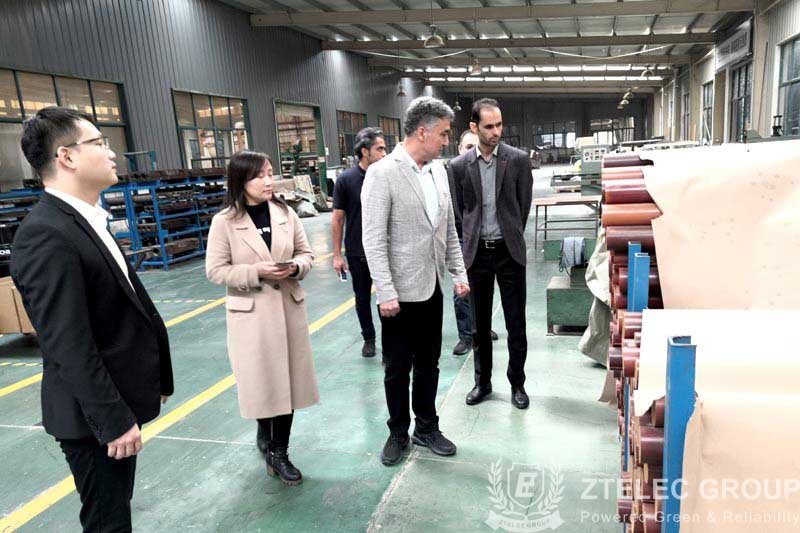 Australia customers visited our FR4 anti-static insulating board workshop