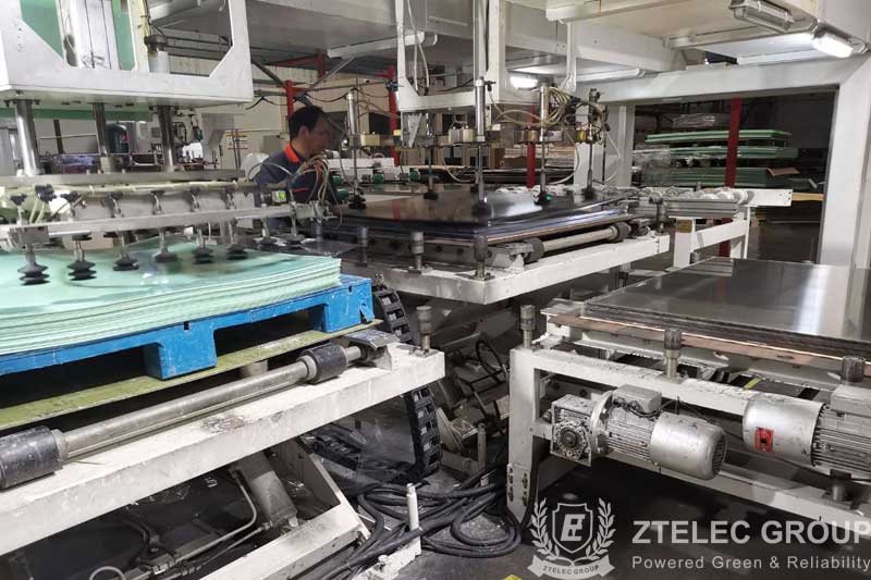 Production process of plastic sheet laminated fr4 as per IEC fr4 dielectric material